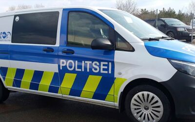 Hacer llamativos los vehículos de la polícia de Estonia