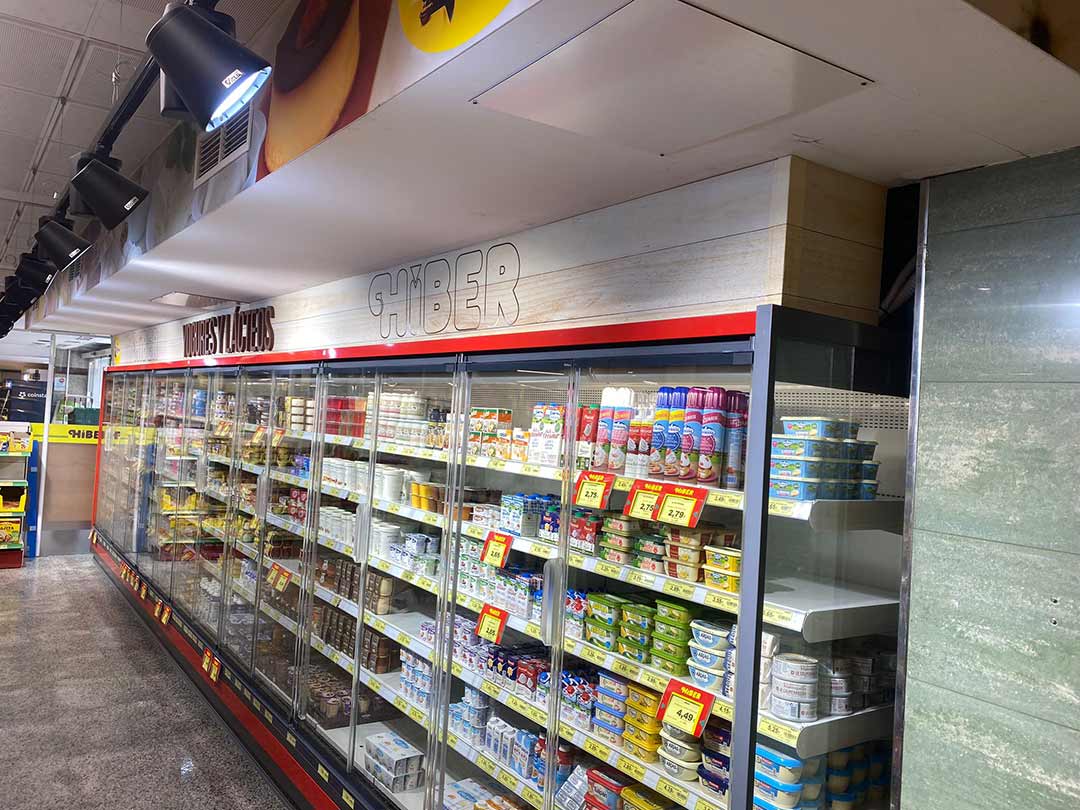 Instalación de copetes personalizados para supermercados de toda España