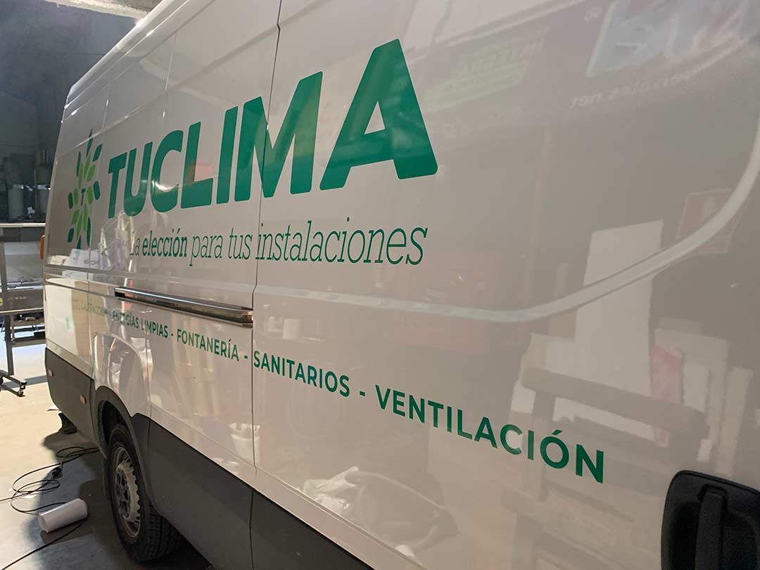 Rótulo furgoneta grande IVECO DAILY en Madrid