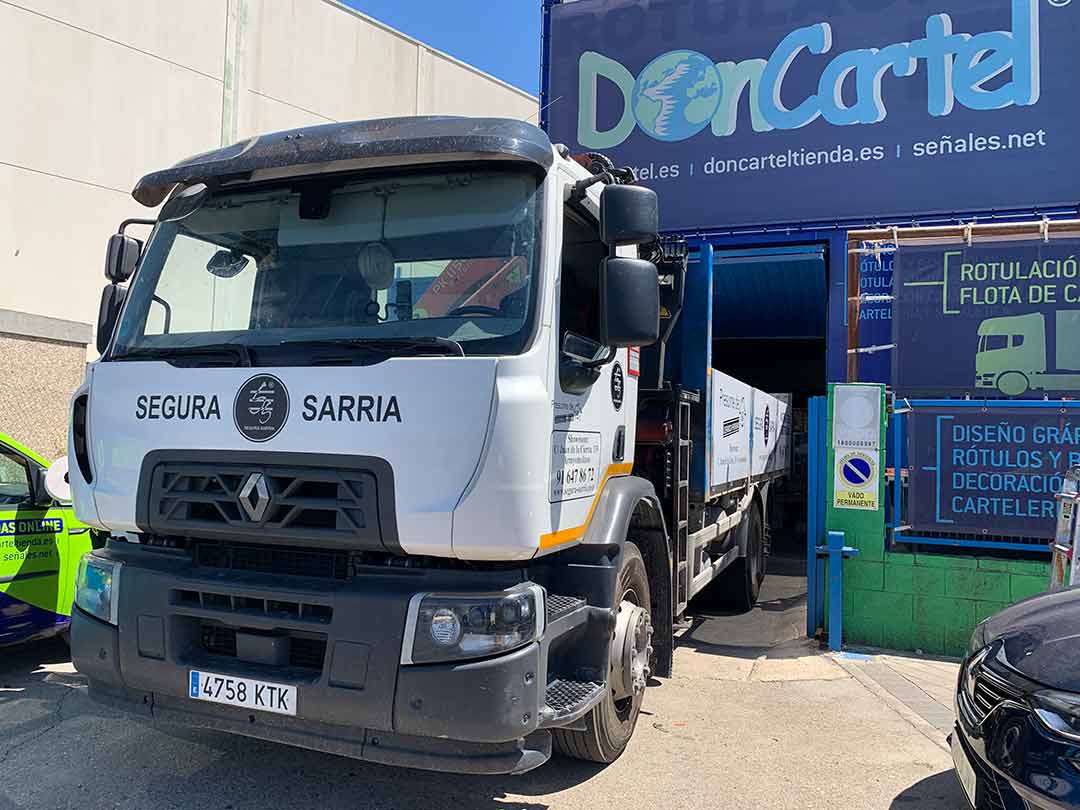 Rotulación logotipos camión